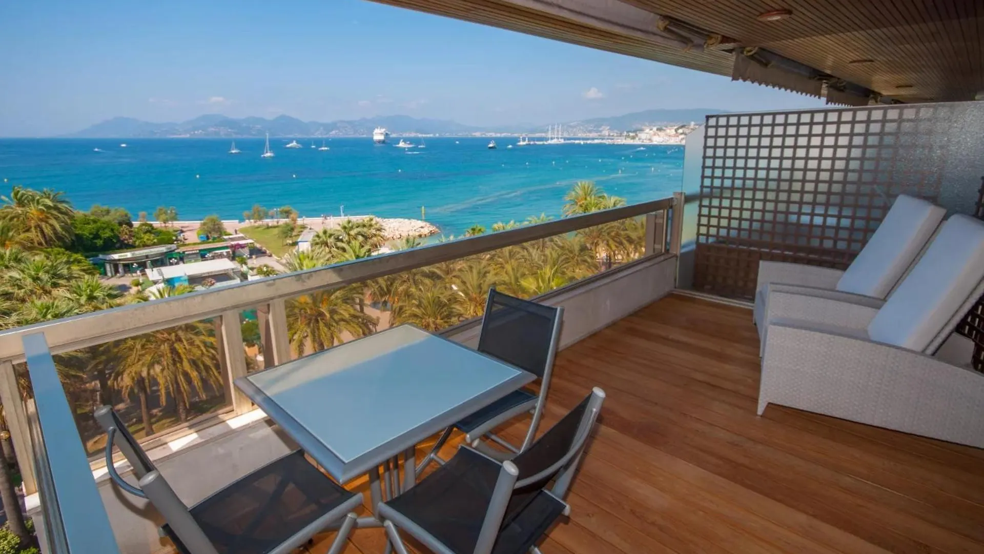 Croisette - 2 Bedrooms - Panoramic Sea View Cannes Apartment